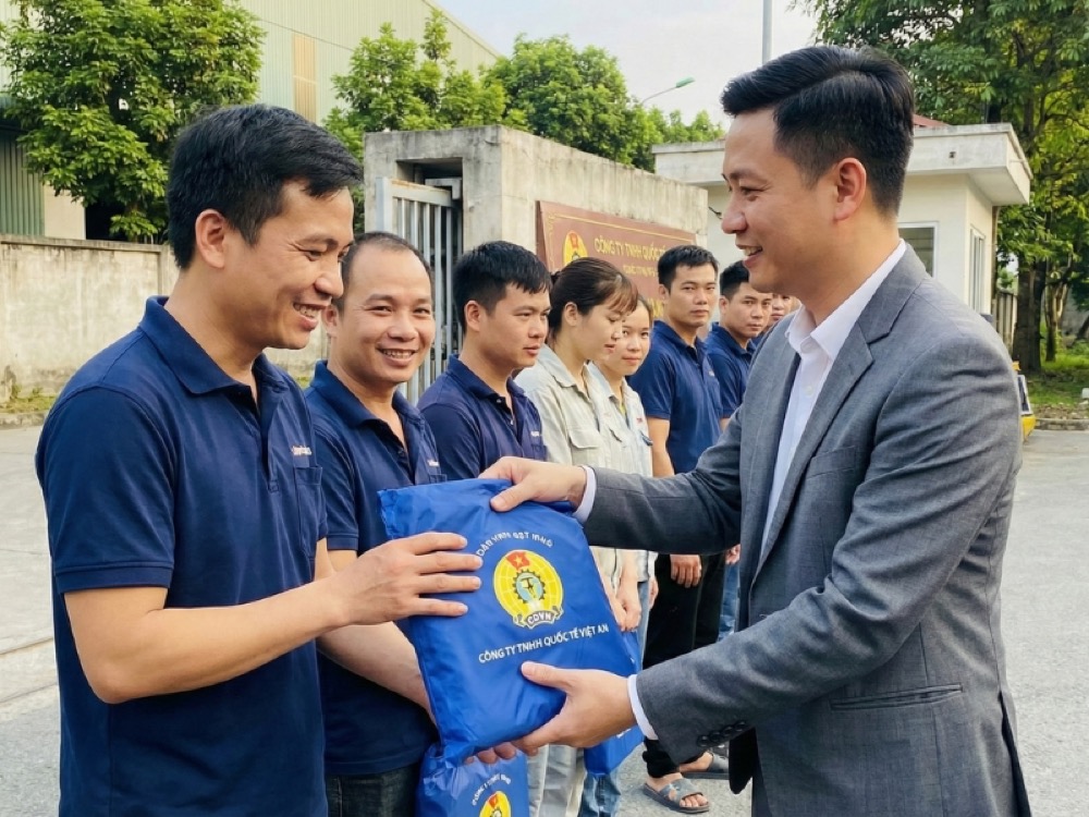 Áo mưa quà tặng nhân viên công đoàn