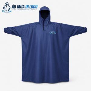Mặt trước áo mưa dáng bít AM-DB02 với logo Ford in trên ngực trái, thể hiện chi tiết chất liệu vải dù.