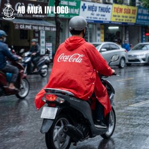 Áo mưa cài cạnh