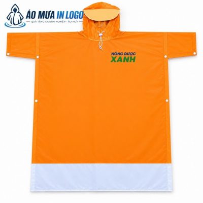 Mặt trước của áo mưa cài cạnh AM-CC14 với logo Nông Dược Xanh in sắc nét trên ngực trái