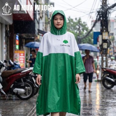 Phom dáng rộng rãi của áo mưa AM-CC15 giúp che chắn toàn diện cho người mặc dưới mưa