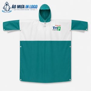 Mặt trước áo mưa với logo Trip nhỏ gọn, tinh tế trên nền trắng.