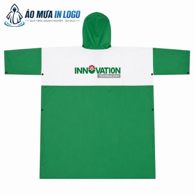 Chi tiết mặt sau áo mưa AM-CC16 trải phẳng thể hiện dải phối màu trắng rộng rãi phục vụ in ấn logo thương hiệu