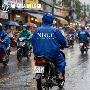 Góc chụp từ phía sau cho thấy logo