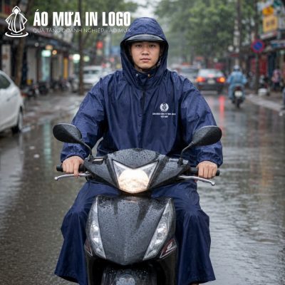 Mặt trước áo mưa AM-DB08 bo tay chun ôm sát chống nước lùa khi lái xe máy dưới trời mưa lớn